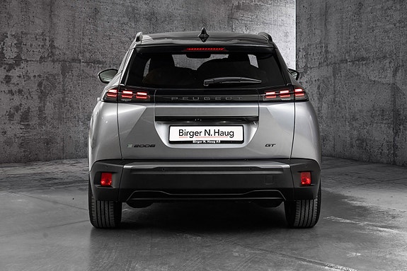 Peugeot e-2008 8 of 26