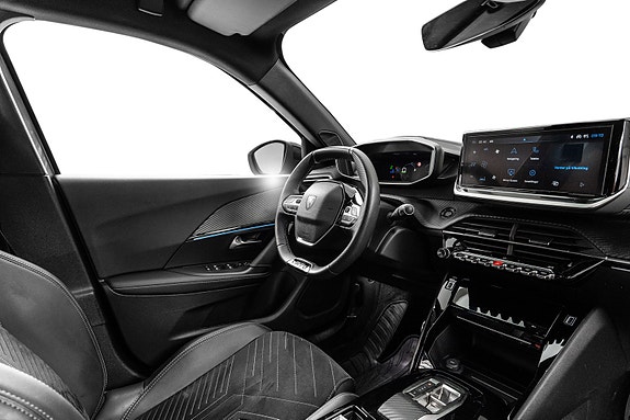 Peugeot e-2008 26 of 26