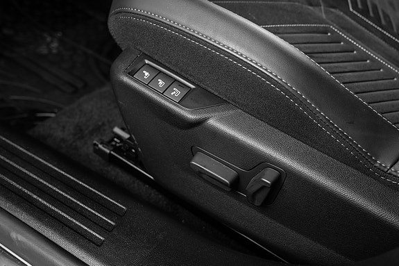 Peugeot e-2008 20 of 26