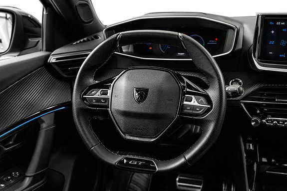 Peugeot e-2008 23 of 26