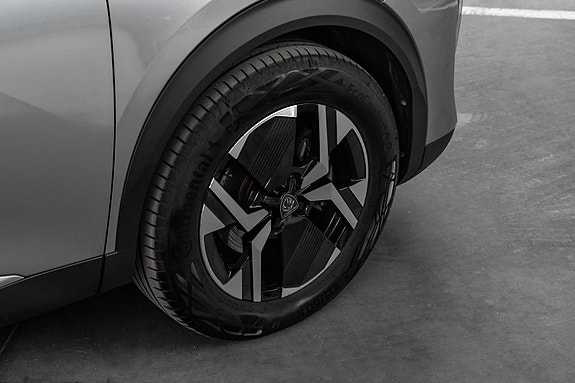 Peugeot e-2008 10 of 26