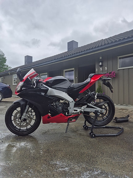 Aprilia RS4 125 3 of 5