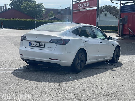 Tesla Model 3 9 of 30