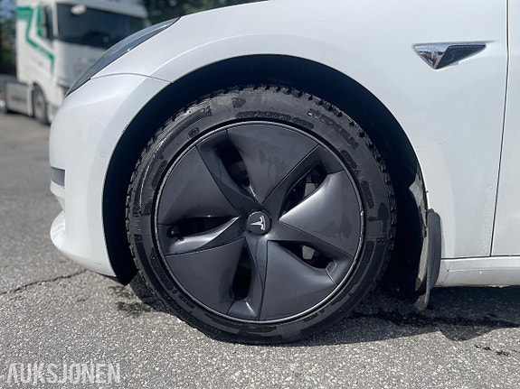 Tesla Model 3 28 of 30