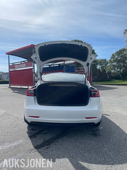 Tesla Model 3 10 of 30