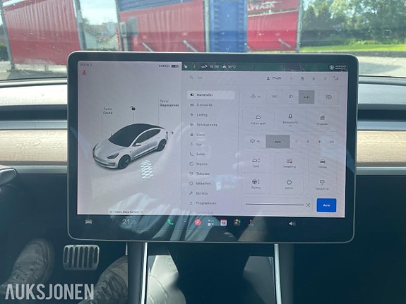 Tesla Model 3 14 of 30