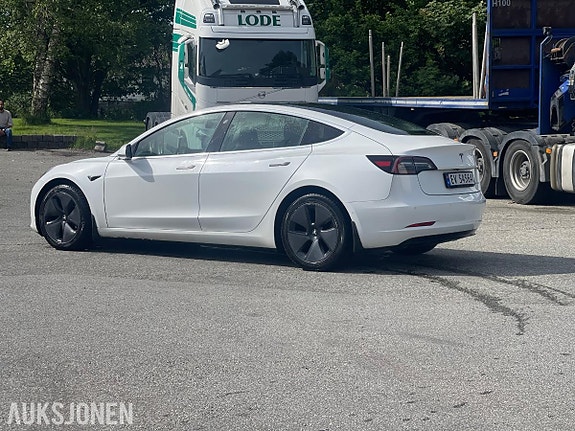 Tesla Model 3 7 of 30
