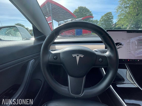 Tesla Model 3 11 of 30
