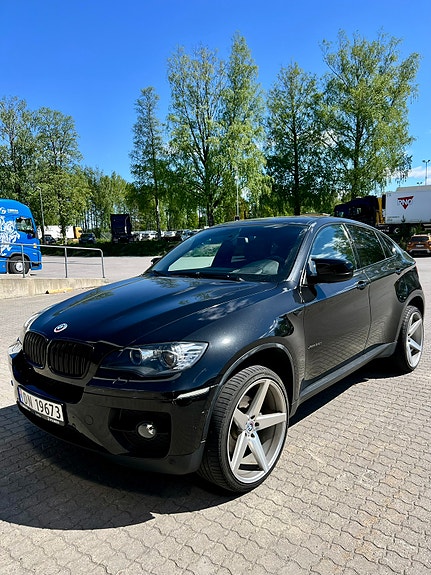 BMW X6 2 of 5
