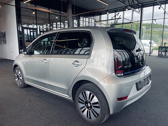 Volkswagen UP! 5 of 5