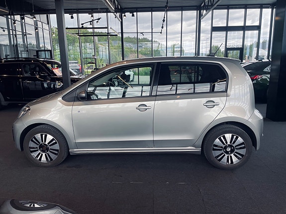Volkswagen UP! 4 of 5