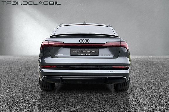 Audi e-tron Sportback 4 of 5