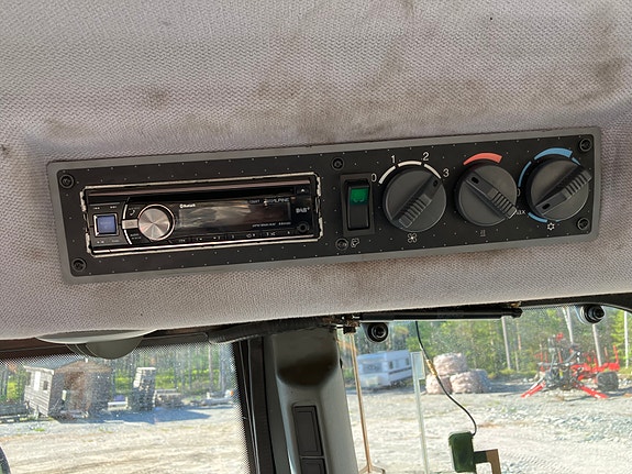 Valtra 6650 Twin Track 11 of 16