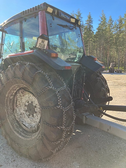 Valtra 6650 Twin Track 4 of 16