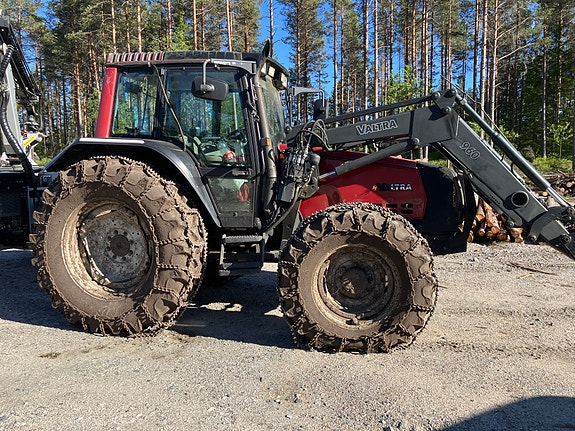 Valtra 6650 Twin Track 2 of 16