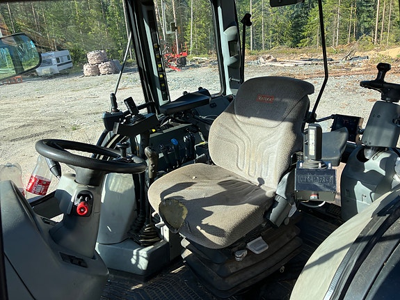 Valtra 6650 Twin Track 7 of 16