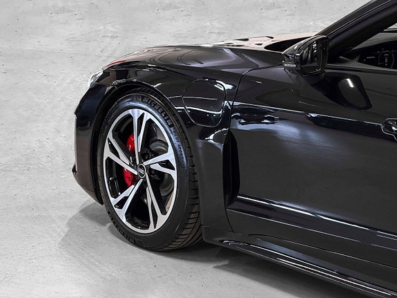 Audi e-tron GT RS 4 of 5