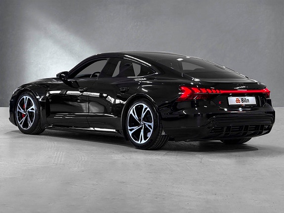 Audi e-tron GT RS 3 of 5