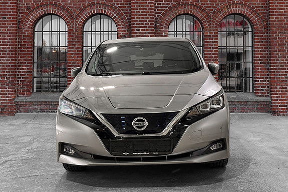 Nissan Leaf 4 of 5