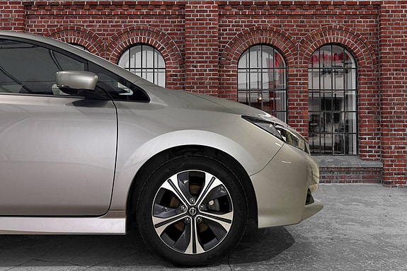 Nissan Leaf 5 of 5