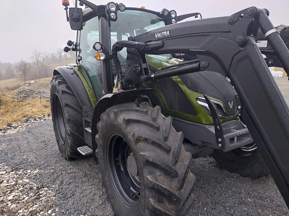 Valtra G135 versu 3 of 5