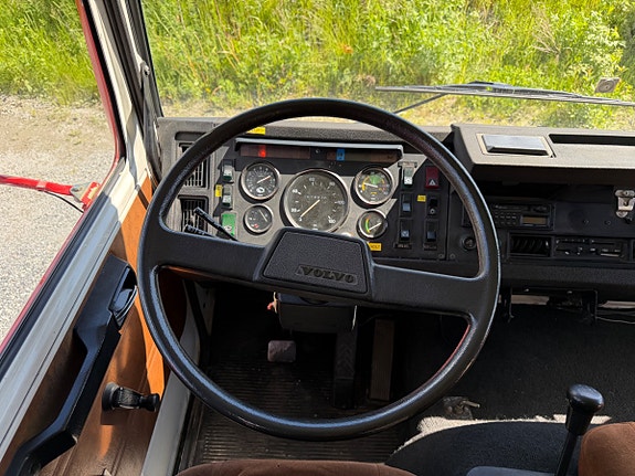 Volvo F614 21 of 30