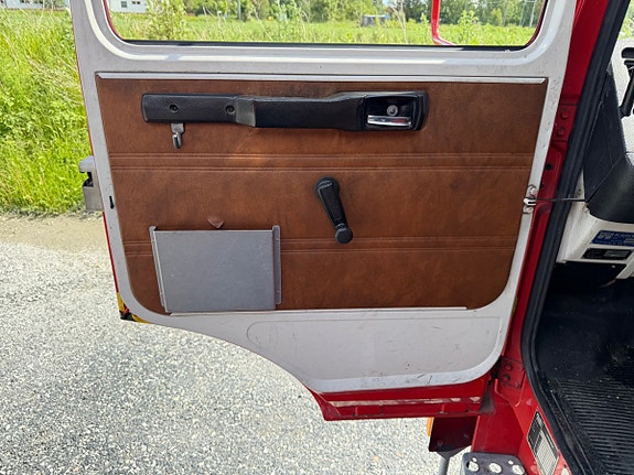 Volvo F614 16 of 30