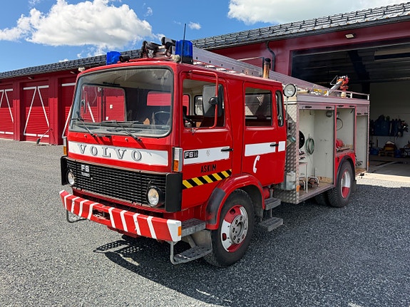 Volvo F614 2 of 30