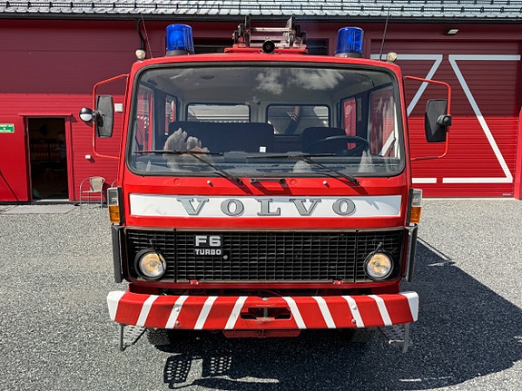 Volvo F614 3 of 30
