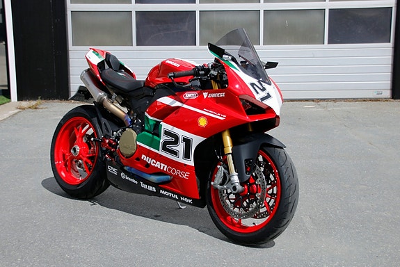 Ducati Panigale V2 Bayliss Edition 2 of 5