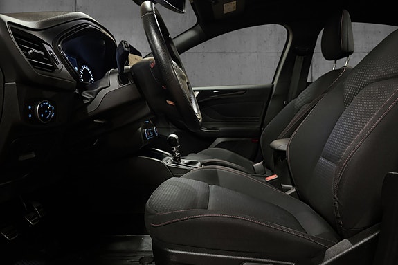 Ford Focus 13 of 30