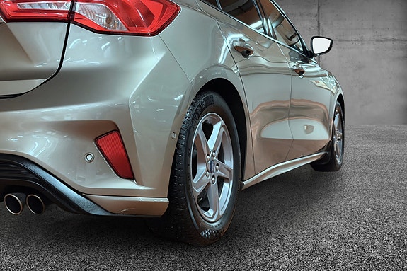 Ford Focus 8 of 30