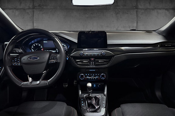 Ford Focus 11 of 30