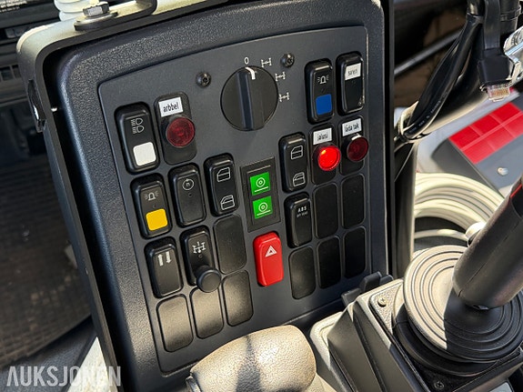Mercedes-Benz Unimog U400/308 16 of 30