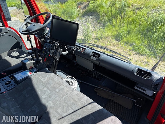 Mercedes-Benz Unimog U400/308 26 of 30