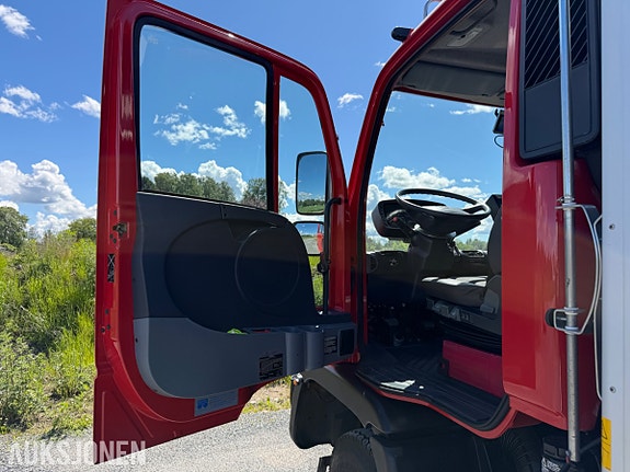 Mercedes-Benz Unimog U400/308 9 of 30