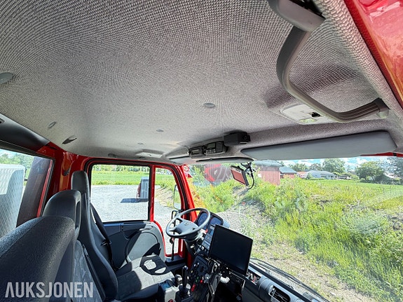 Mercedes-Benz Unimog U400/308 27 of 30