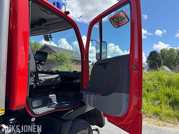 Mercedes-Benz Unimog U400/308 24 of 30
