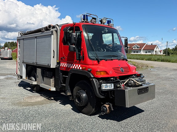 Mercedes-Benz Unimog U400/308 3 of 30