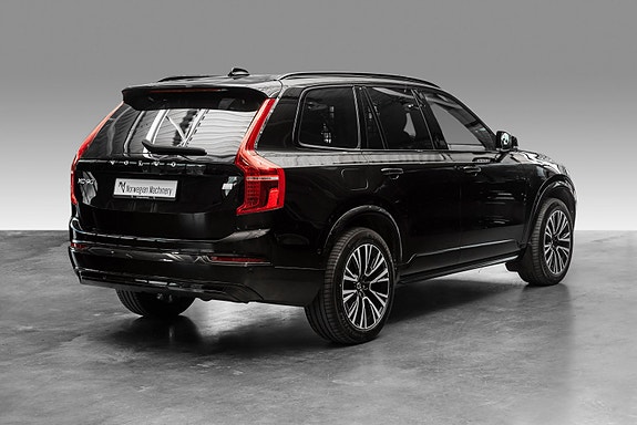 Volvo XC90 6 of 26