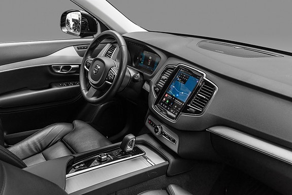Volvo XC90 11 of 26