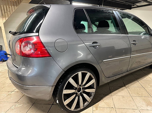 Volkswagen Golf 5 of 5