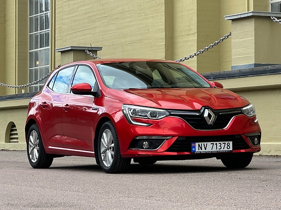 Renault Megane IV 3 of 5