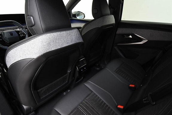 Peugeot e-3008 25 of 27