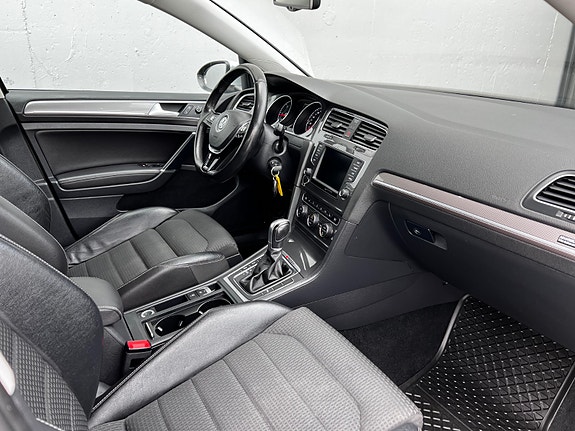 Volkswagen Golf Alltrack 19 of 23