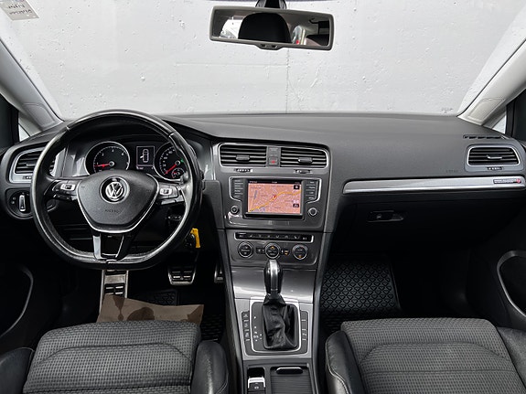 Volkswagen Golf Alltrack 16 of 23