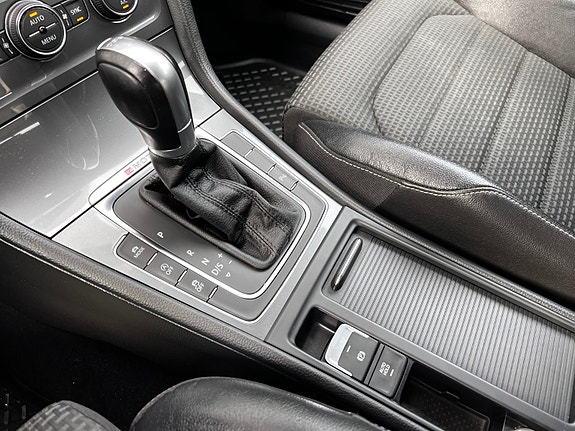Volkswagen Golf Alltrack 18 of 23