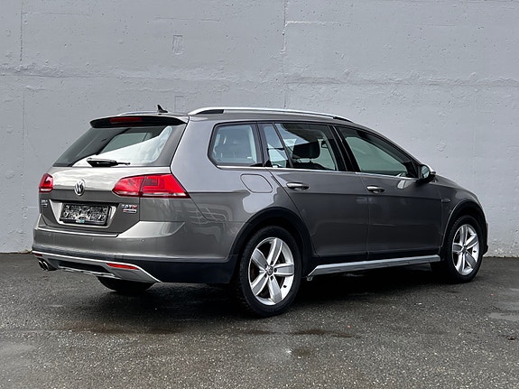 Volkswagen Golf Alltrack 8 of 23