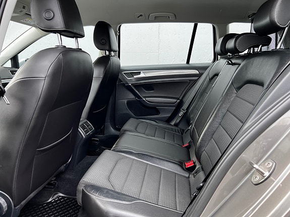 Volkswagen Golf Alltrack 20 of 23