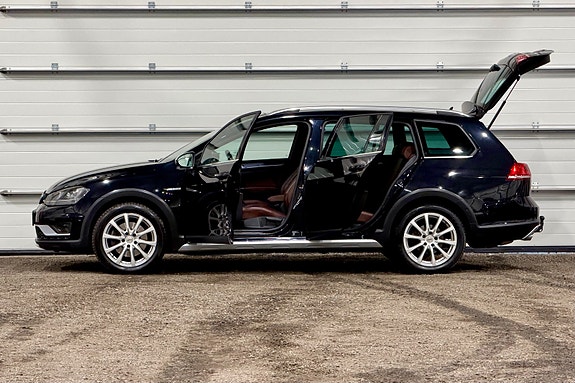 Volkswagen Golf Alltrack 8 of 29